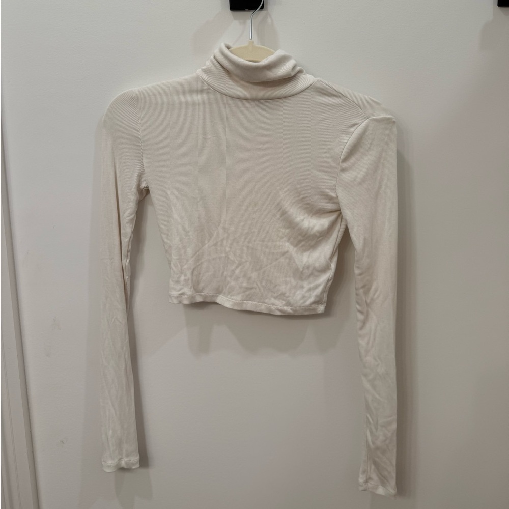 Aritzia Cream Long Sleeve Turtleneck Top